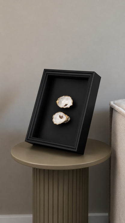 Gouden Oester in Lijst - Zwart
